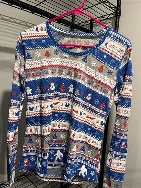 Brooks Blue Gray Red Holiday Crewneck Top